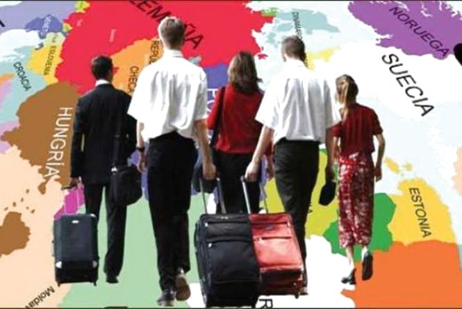 Як трудовим мігрантам отримати пенсію в Україні та за кордоном