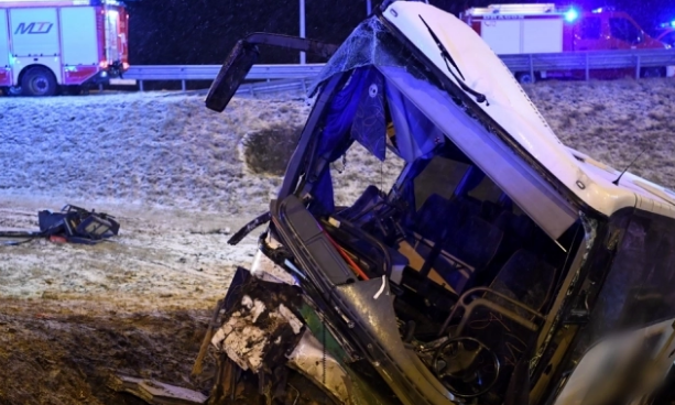 Смертельна ДТП з українцями у Польщі: водіями автобуса були батько і син