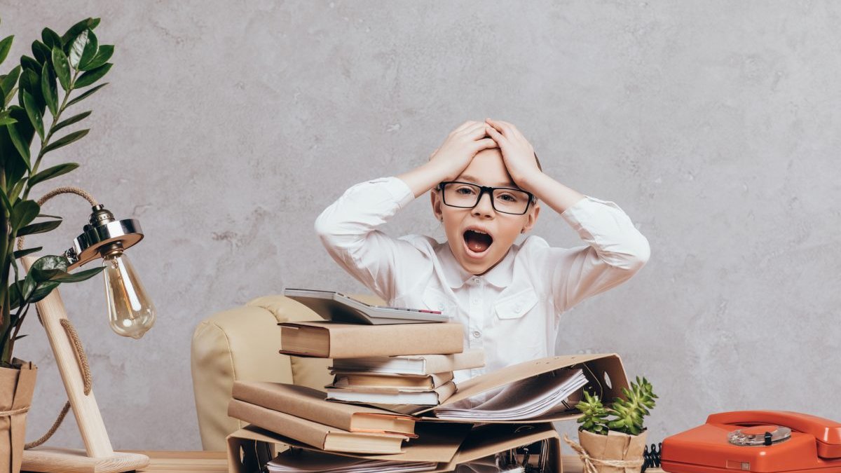 Освітній омбудсмен розкритикував шкільну програму через навантаження учнів