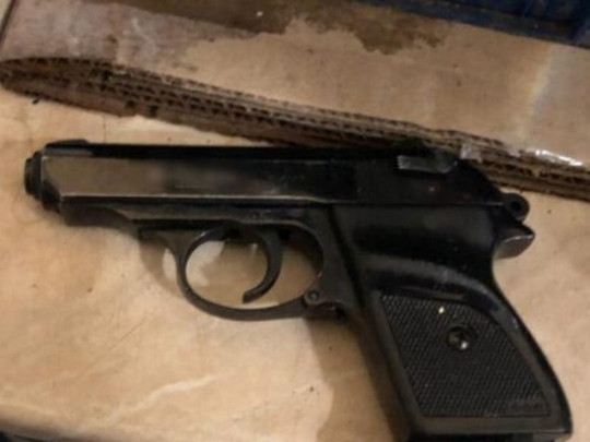 «Пристрелю на місці»: в Одесі батько пацієнтки, що розплакалась, приставив пістолет до скроні лікаря