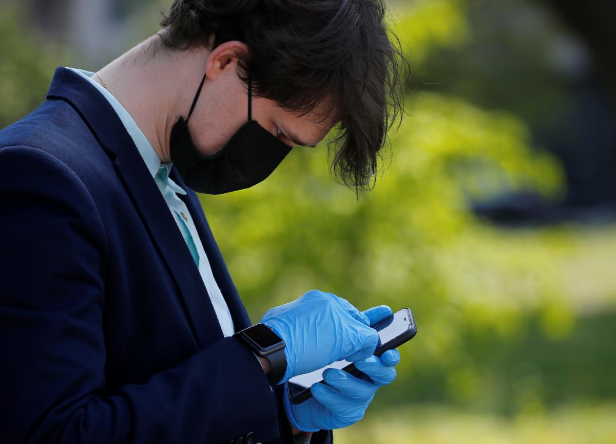 У “Приват24” тепер можна переказувати гроші без картки одержувача