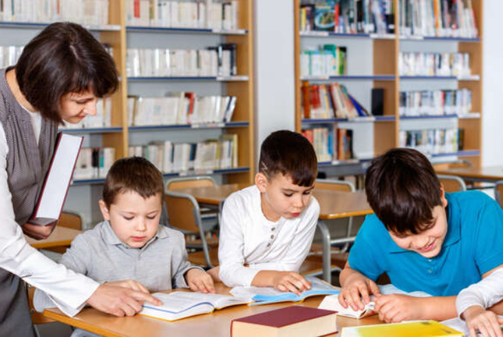 Читання, письмо і математику варто вивчати у школі, а не під час підготовки до першого класу, – педагогиня