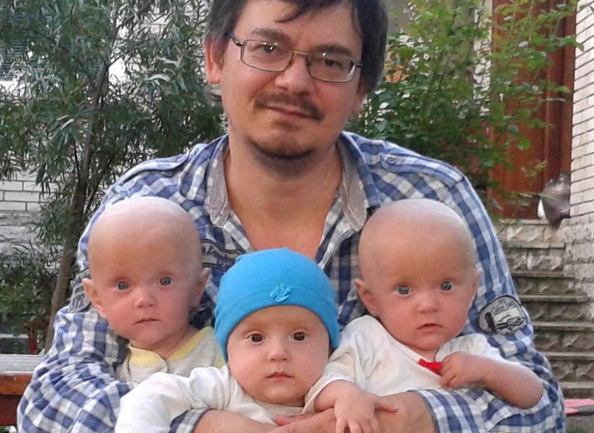 У соцмережі показали трійню, народжену рівнянкою у 45 років (ФОТО)
