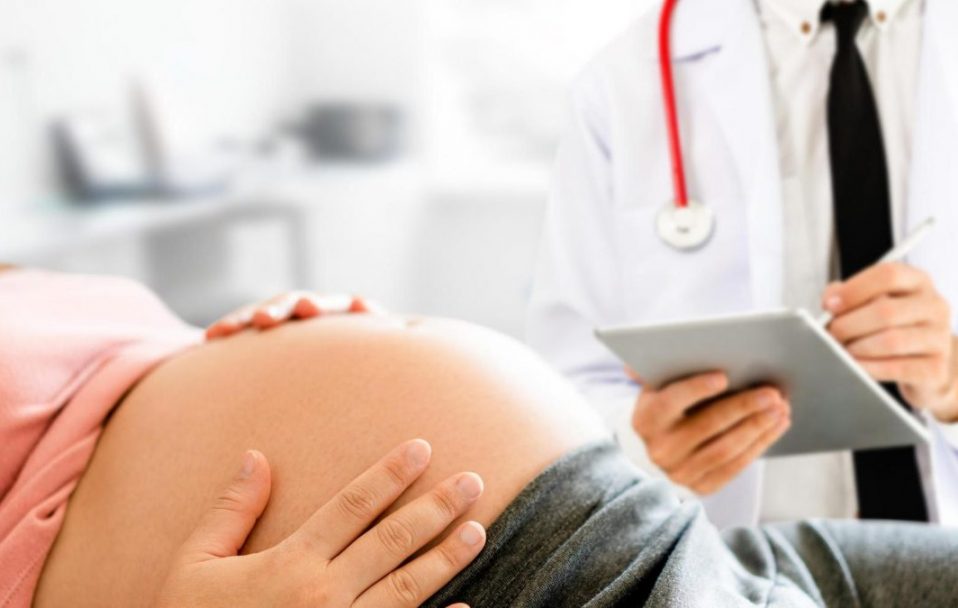 У Рівному раптово померла 27-річна породілля