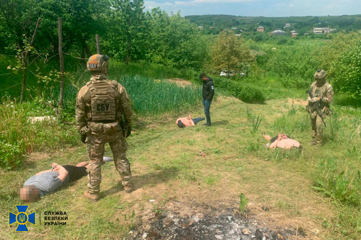 На Франківщини організували дві масштабні нарколабораторії з оборотом товару в чотири мільйони на тиждень (ВІДЕО)