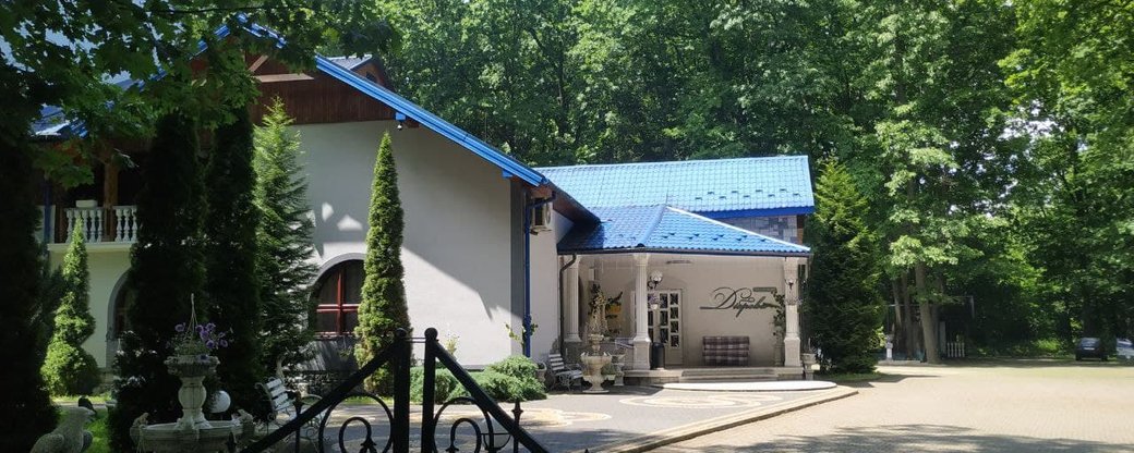 На Франківщині у ресторані “Діброва” на випускному люди отруїлися протермінованими продуктами, – Держспоживслужба