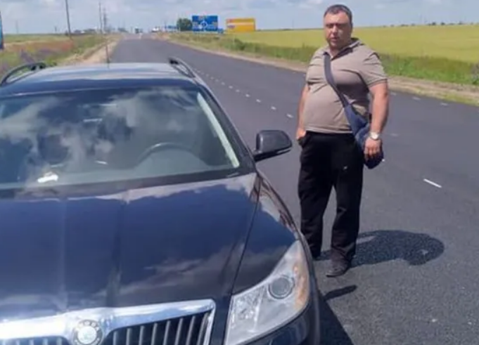 На трасі під Херсоном поліцейський влаштував стрілянину: є постраждалі