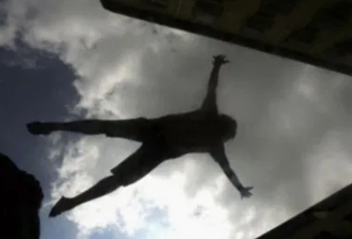 У Рівному розбився на смерть студент, коли намагався потрапити у кімнату гуртожитку