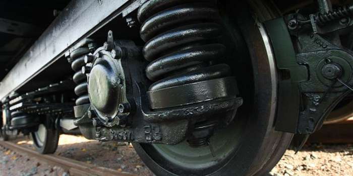 На Київщині електричка збила на смерть 14-річного хлопця. Відео 18+