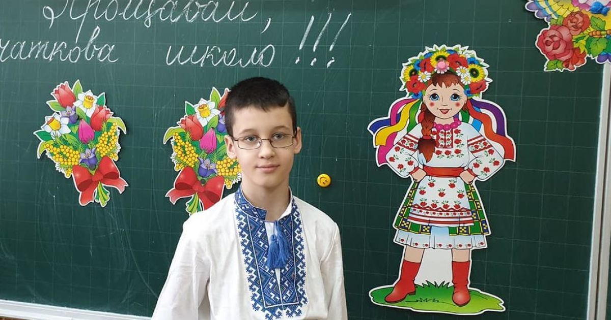 Діти непритомніли, мама притискала до грудей іграшку: у Львові поховали хлопчика, який загинув на шкільній екскурсії