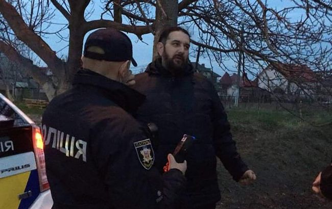 “Я тебе на коліна поставлю і кулю в лоб всажу”: відео затримання п’яного батюшки УПЦ МП