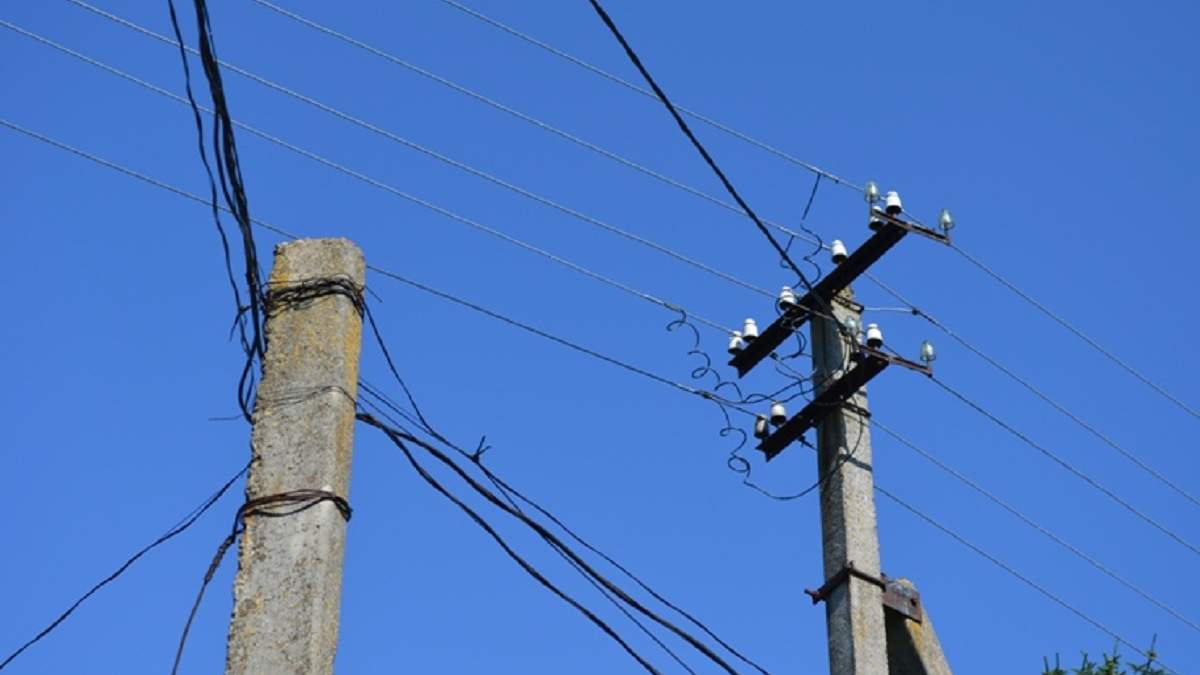 Зачепила електромережу під час риболовлі: на Полтавщині 8-річна дівчинка опинилася в реанімації