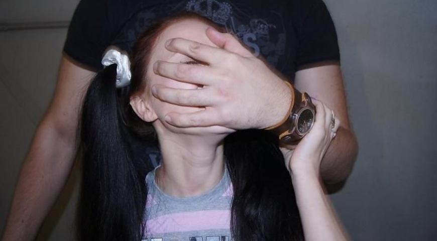 “Різниця 50 років”: на Волині 13-річна дівчинка народила від 63-річного вітчима-гвалтівника
