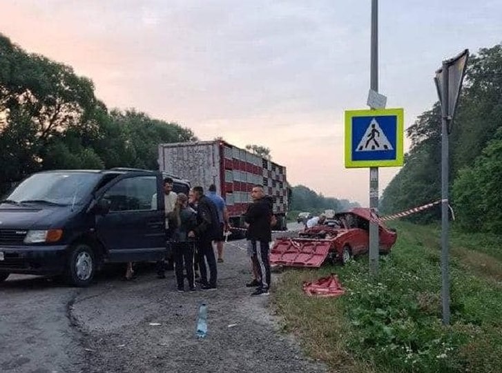 ДТП з підлітками на Львівщині: двоє загиблих
