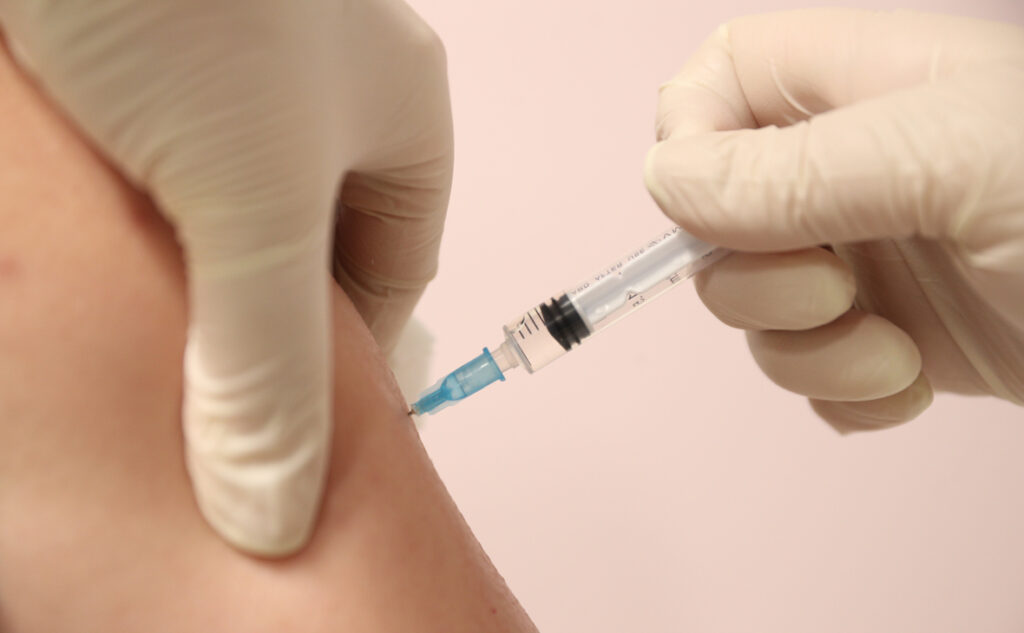 На Вінничині після Covid-щеплення помер чоловік