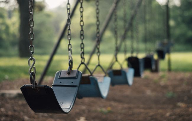 Трагедія під Рівним: на гойдалці знайшли повішеним 9-річного хлопчика