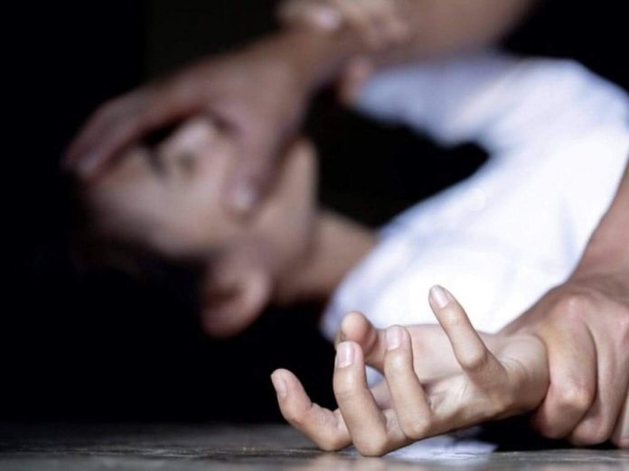 “П’ять годин утримував та знущався” : у Сумах чоловік згвалтував 18-річну дівчину (ФОТО)