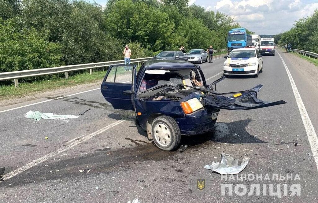 На Рівненщині сталася смертельна ДТП. Відео
