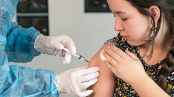 40% освітян Івано-Франківської громади вакцинувалися – їм дадуть премію