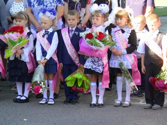 МОН: бути лінійці 1 вересня або ні – вирішує навчальний заклад