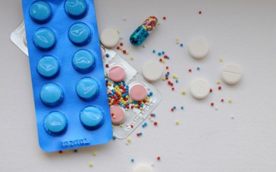 Мораторій на заборону лікарських засобів позбавить українців права на доступ до інформації – Національна асоціація медіа