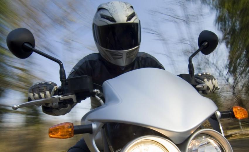 На Прикарпатті мотоцикліст збив маленьку дитину та, злякавшись, поїхав далі