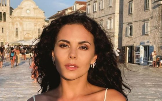 Настя Каменських з набряклим обличчям повідомила про проблеми зі здоров’ям: “Просто помираю”