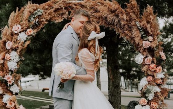 Настя з Уханя вийшла заміж за главу міграційної служби (фото)