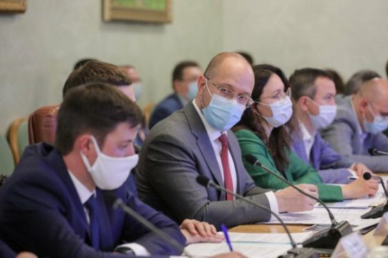 Чекайте на нові платіжки: в Кабміні озвучили остаточні ціни на гарячу воду і тепло