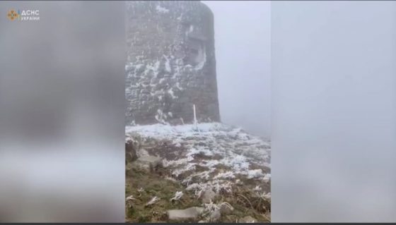 Гору Піп Іван засніжило (відео)