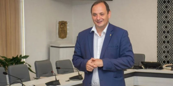 Мер Івано-Франківська пригрозив працівникам виконкому звільненням за відмову від вакцинації