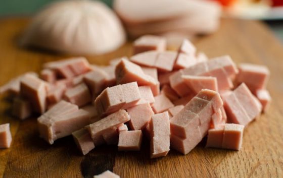 Небезпечна дитяча ковбаса: що продають українцям під виглядом продукту вищого ґатунку