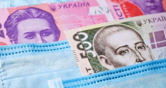 Невакцинованим від коронавірусу франківцям не даватимуть матеріальної допомоги