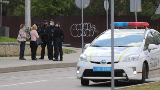 Поліція буде контролювати українців на дотримання маскового режиму