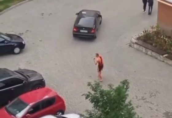 В Івано-Франківську грабіжник 14 разів ударив поліцейського ножем