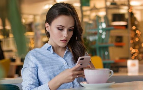 В Україні дорожчає мобільний зв’язок: стало відомо – чому