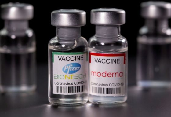 Вражає молодих: виявлено новий побічний ефект Pfizer і Moderna