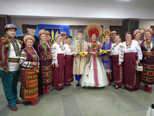 Як калушанка Ольга Калин виготовляє оригінальні етновінки