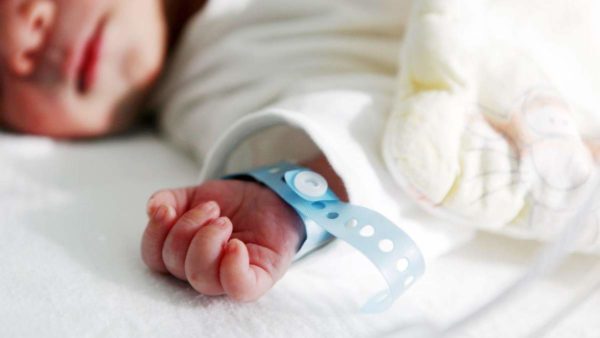 “Дівчинка 1200 грам”: у Дніпрі народила породілля з раком, та коронавірусом