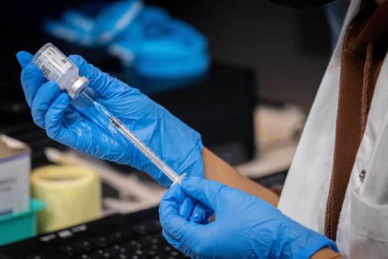 Медики з’ясували, як зменшити побічні ефекти вакцини COVID-19
