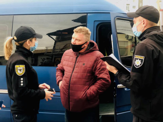 На автостанціях Івано-Франківщини перевіряють, чи водії та пасажири вакциновані