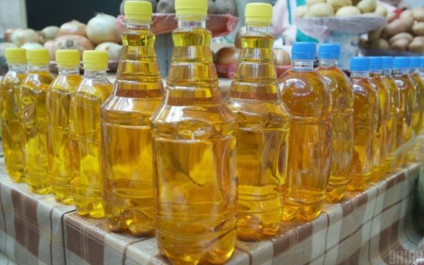Понад 100 грн за літр: в Україні соняшникова олія може знову здорожчати