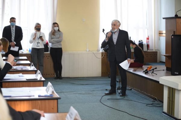 “Це ходіння по краю прірви, ми не витримаємо і підемо”: лікар закликав українців вакцинуватися (ФОТО)