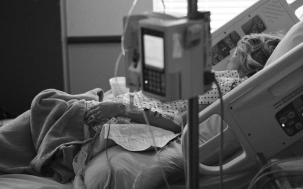 Два тижні боролися за життя: у Львові від “ковідної” пневмонії померла 23-річна породілля