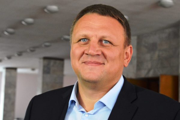 Гарячий сніг: голий Олександр Шевченко гартував тіло і душу (ВІДЕО 18+)