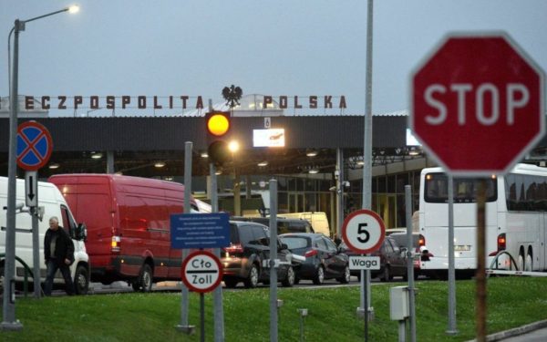 Польща змінила правила в’їзду для українців: що нового