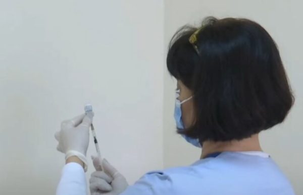 Тисяча за вакцинацію, з’ясувалися важливі нюанси: “Отримати гроші на звичайну карту не можна”