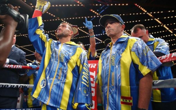 Усе заради батька: Ломаченко відправив свої олімпійські медалі до Росії