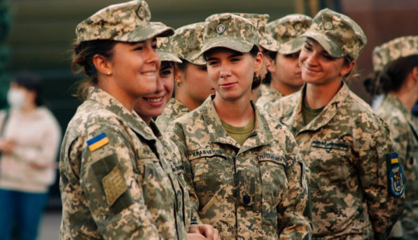 В Україні розширили перелік професій для жінок, які мають стати на військовий облік