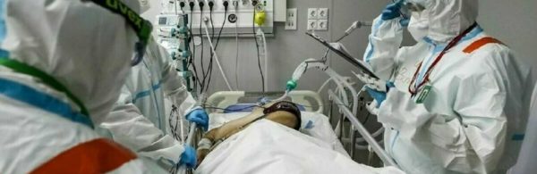 “Вслід за штамом “Омікрон” суне неймовірна небезпека, голод і бідність вразять людей”: медики про загрозу вірусу